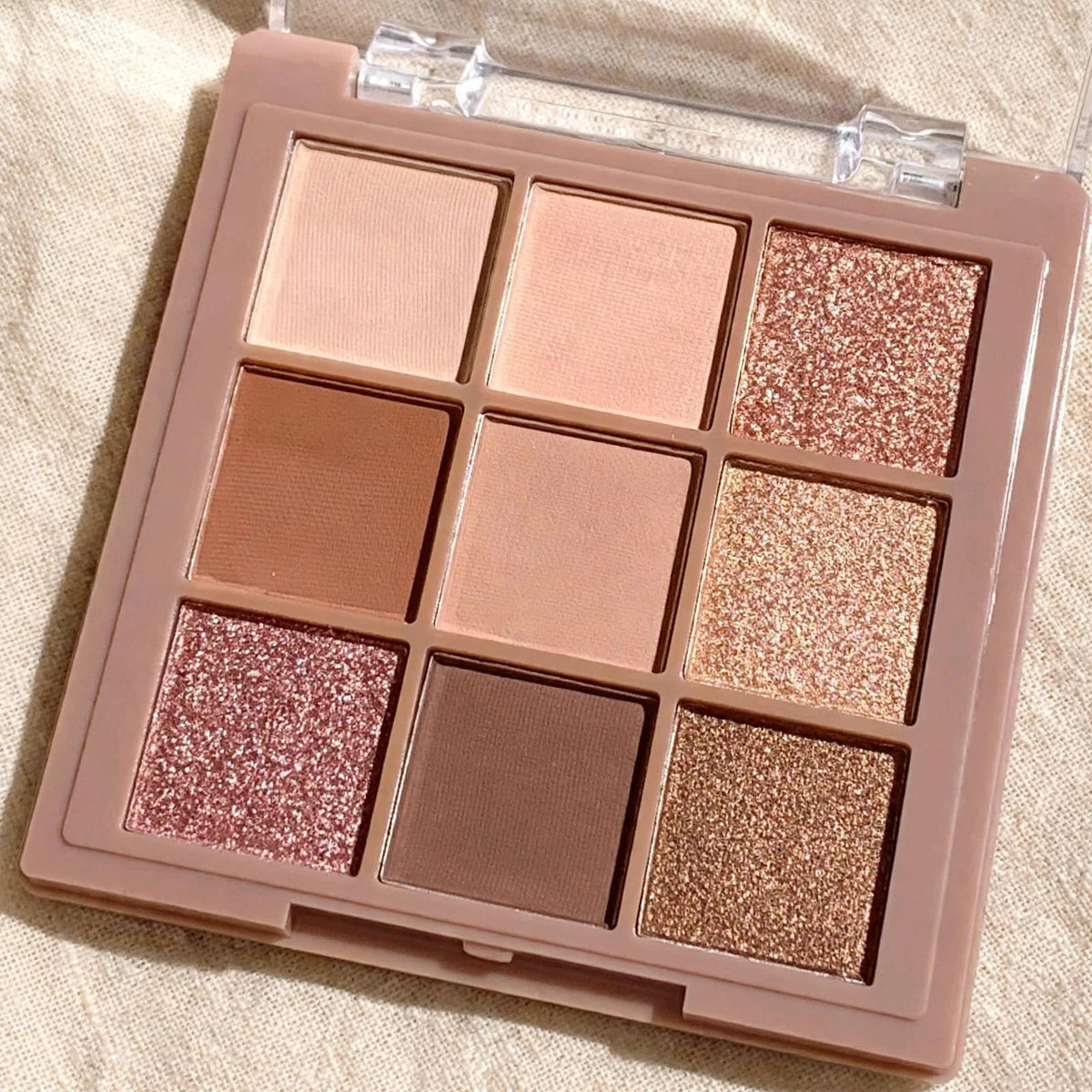 Luxurious 9-18 color eyeshadow palette